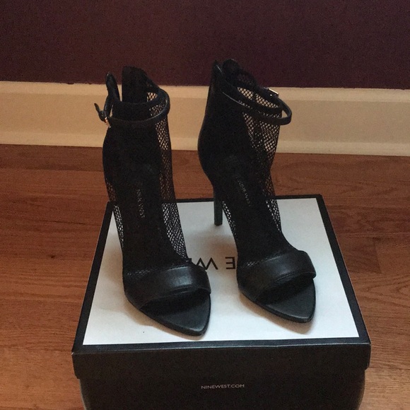 nine west gotbank mesh sandals